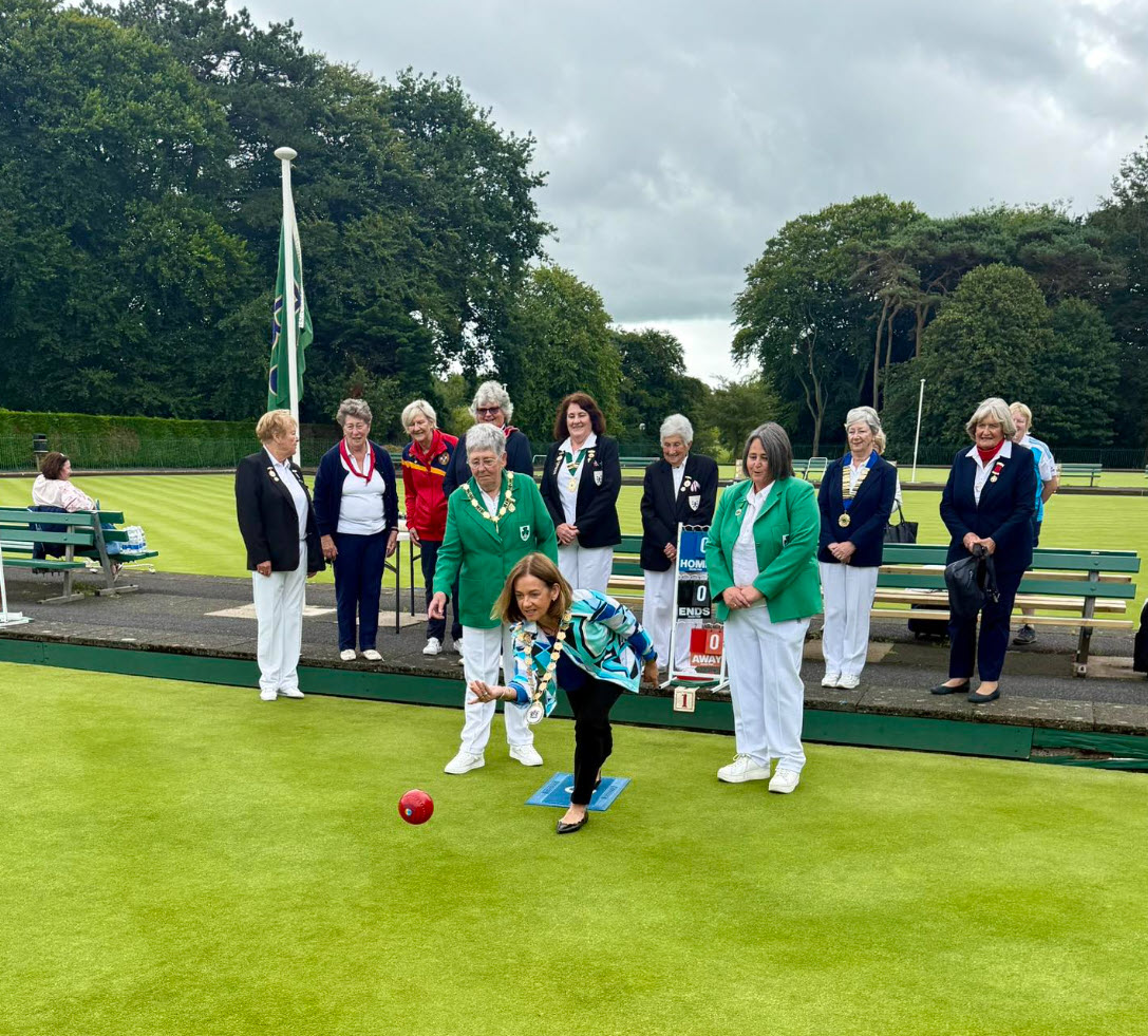 Cllr Gillian McCollum delivers first bowl at Senior Inter   Association 2025